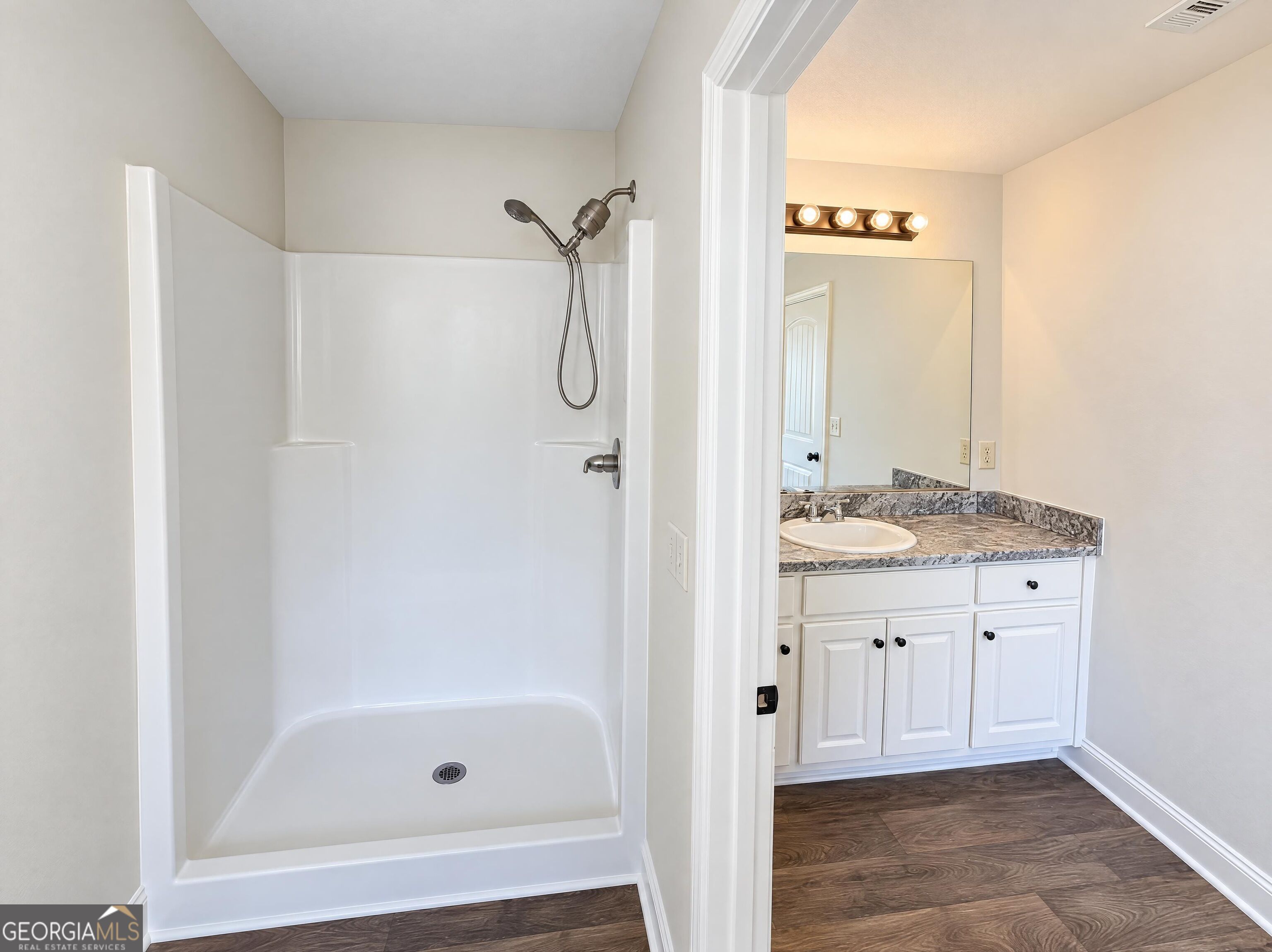 209 Brookside Drive Property Photo 17