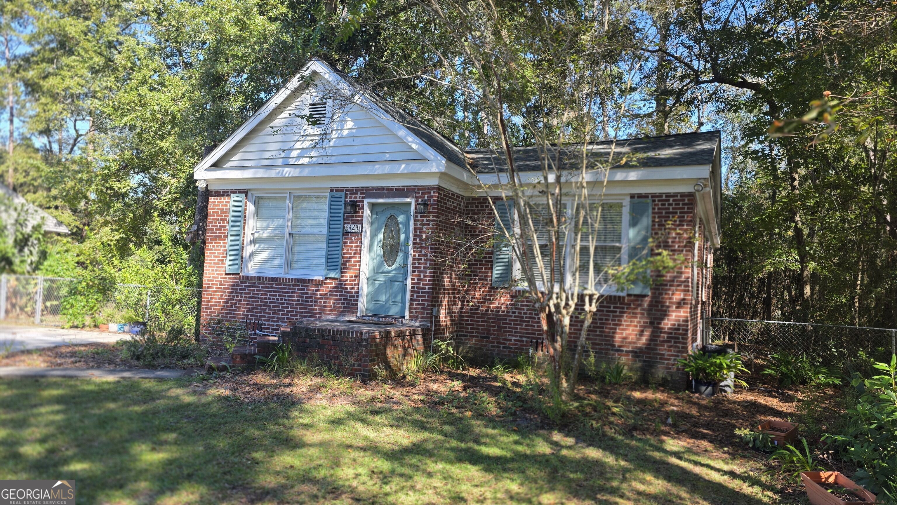 423 S May Street Property Photo 1