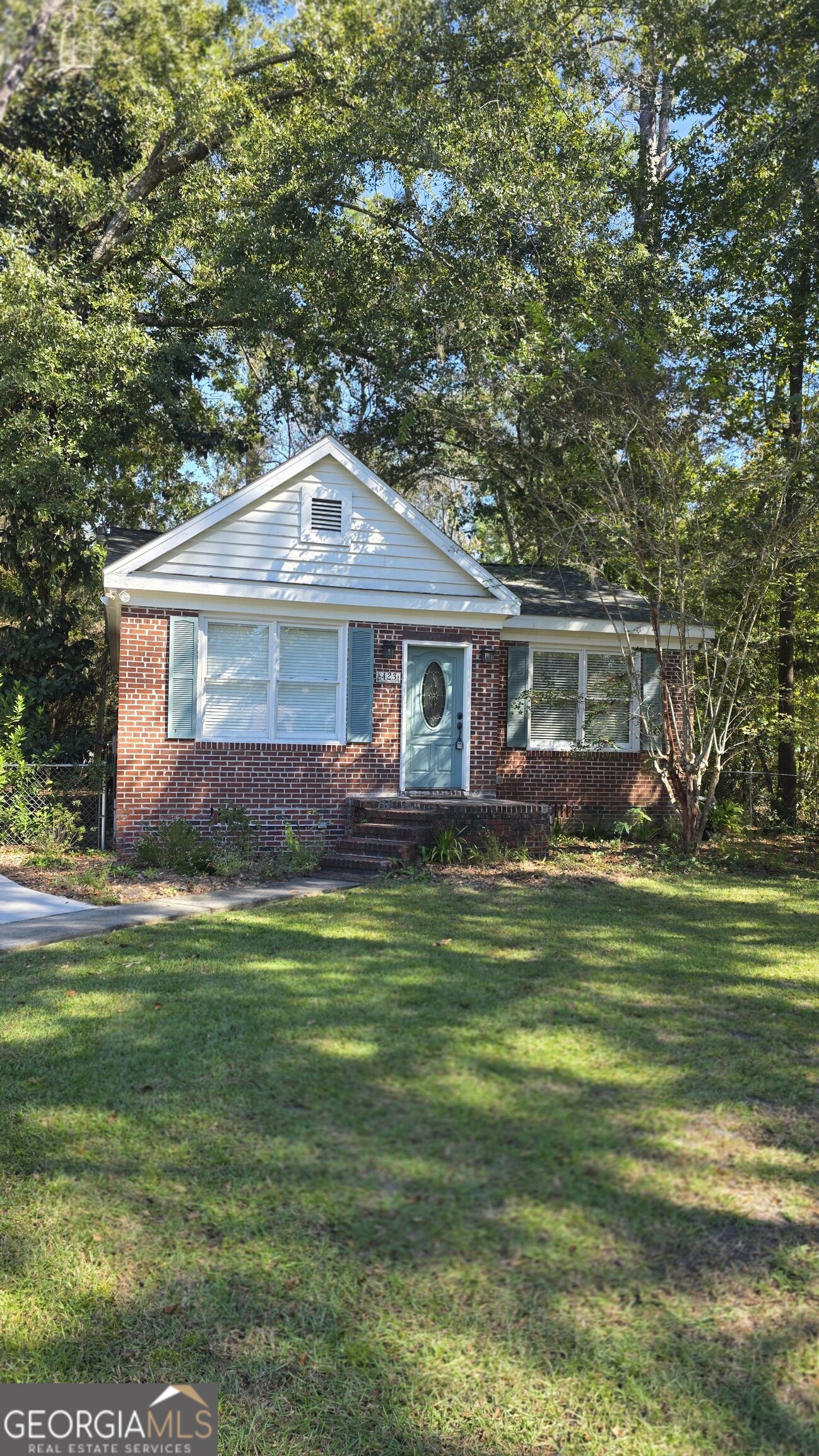 423 S May Street Property Photo 2