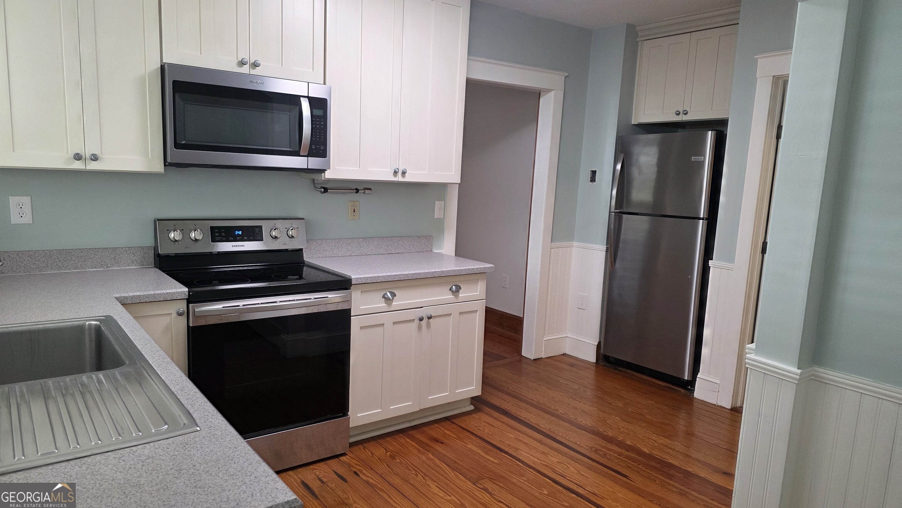 423 S May Street Property Photo 10