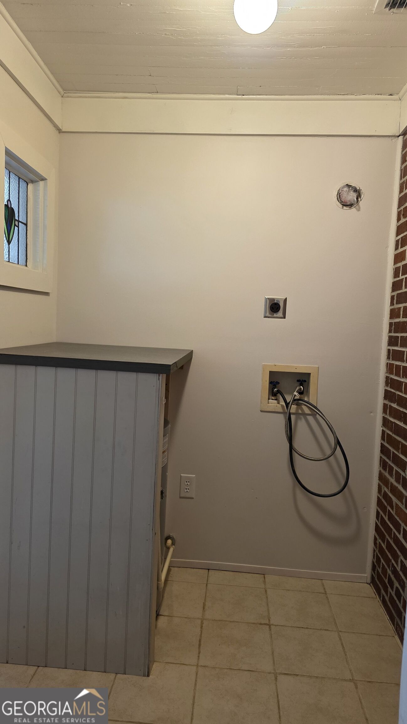 423 S May Street Property Photo 16