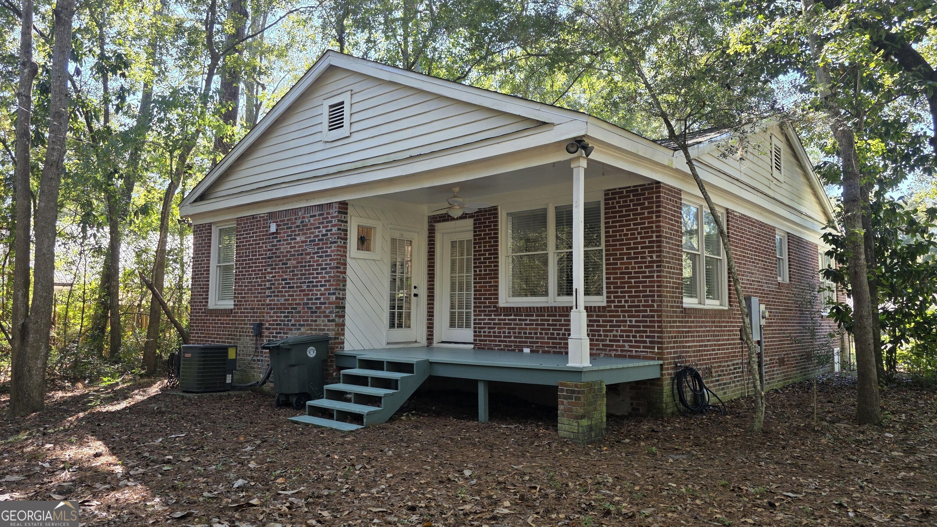 423 S May Street Property Photo 18
