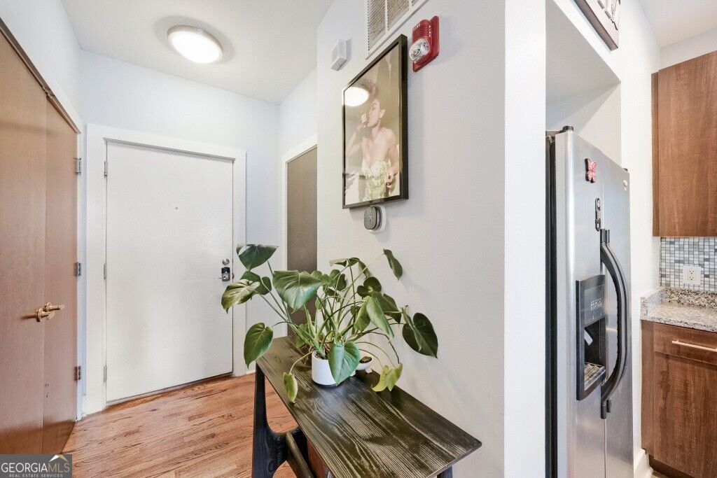 1221 Caroline Street Ne # 211 Property Photo 4