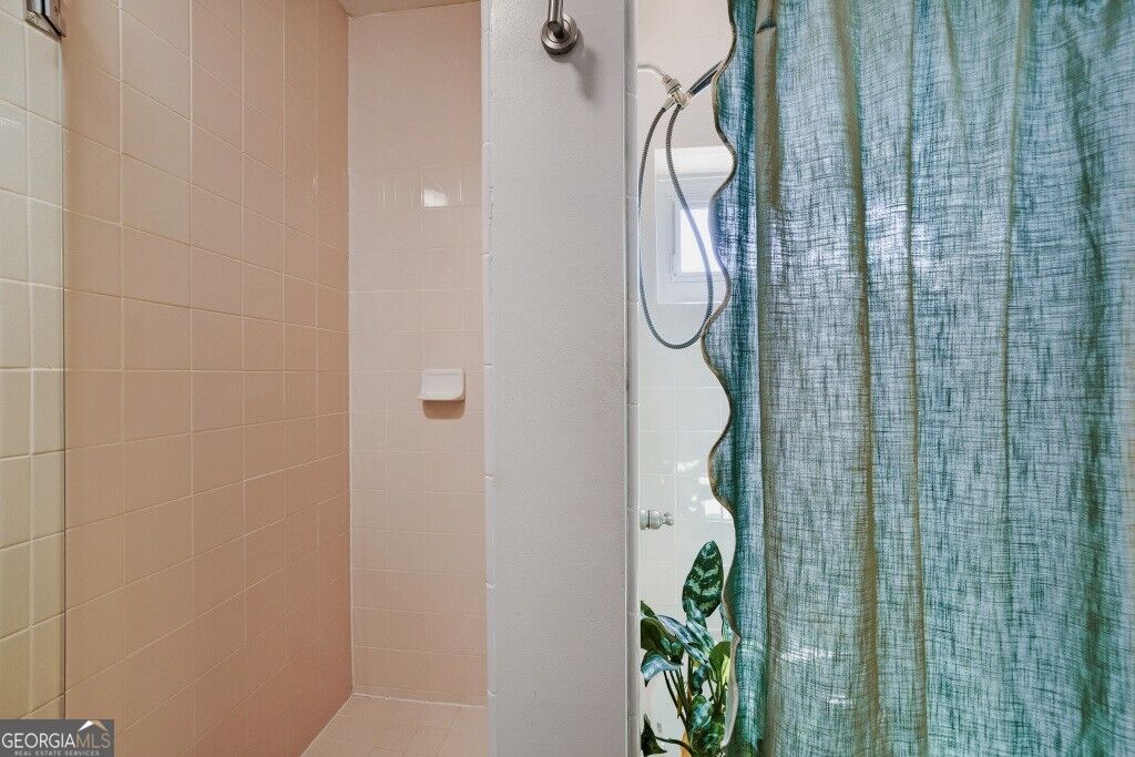 1221 Caroline Street Ne # 211 Property Photo 16