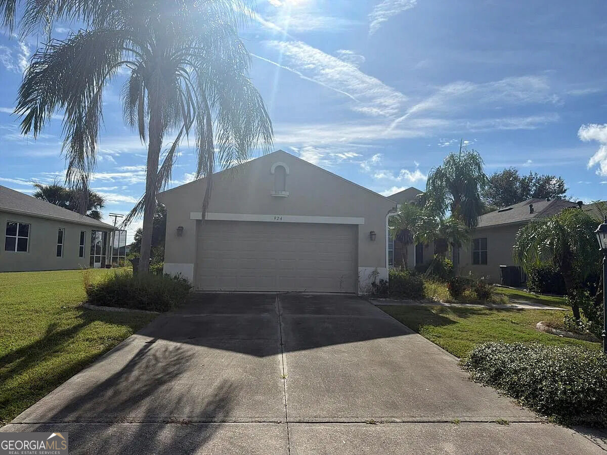 924 Regal Manor Way Property Photo 1