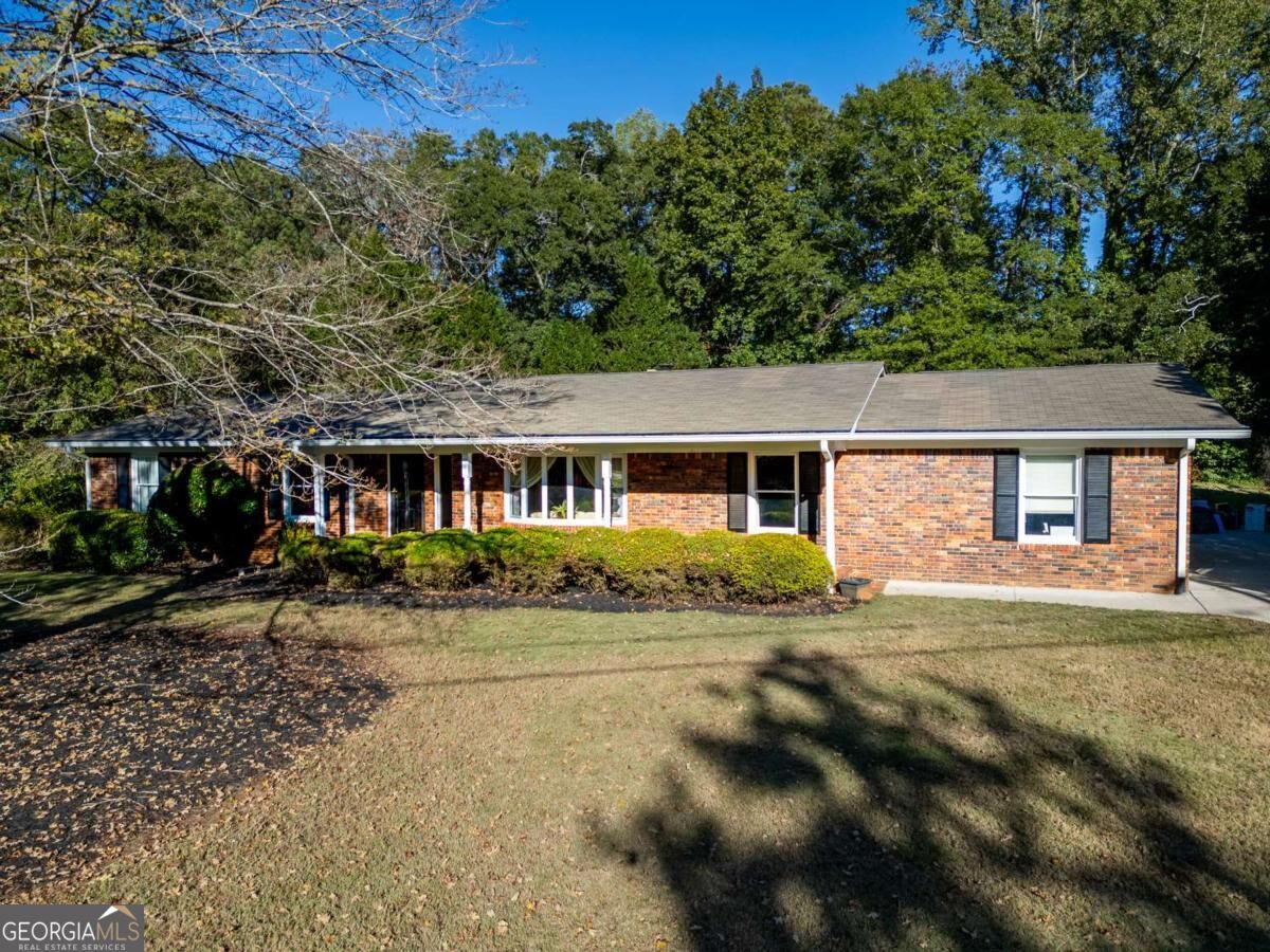 281 Hunnicutt Drive Property Photo 2