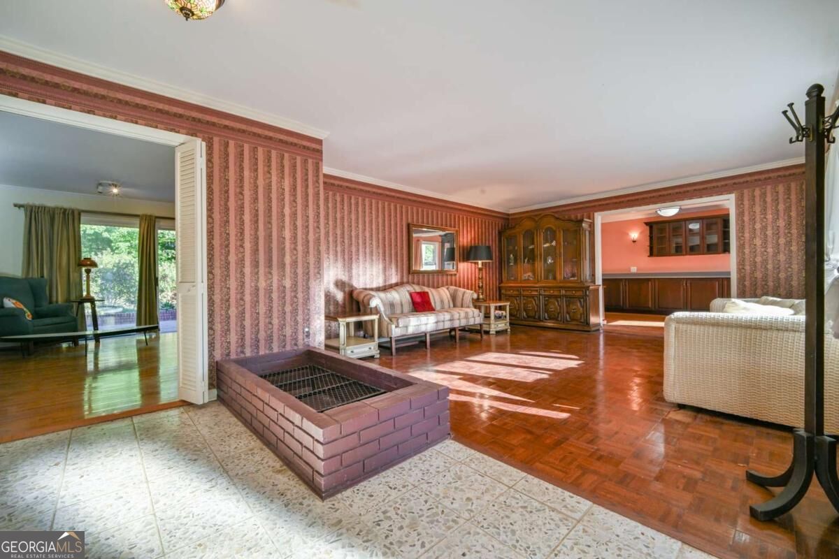 281 Hunnicutt Drive Property Photo 3