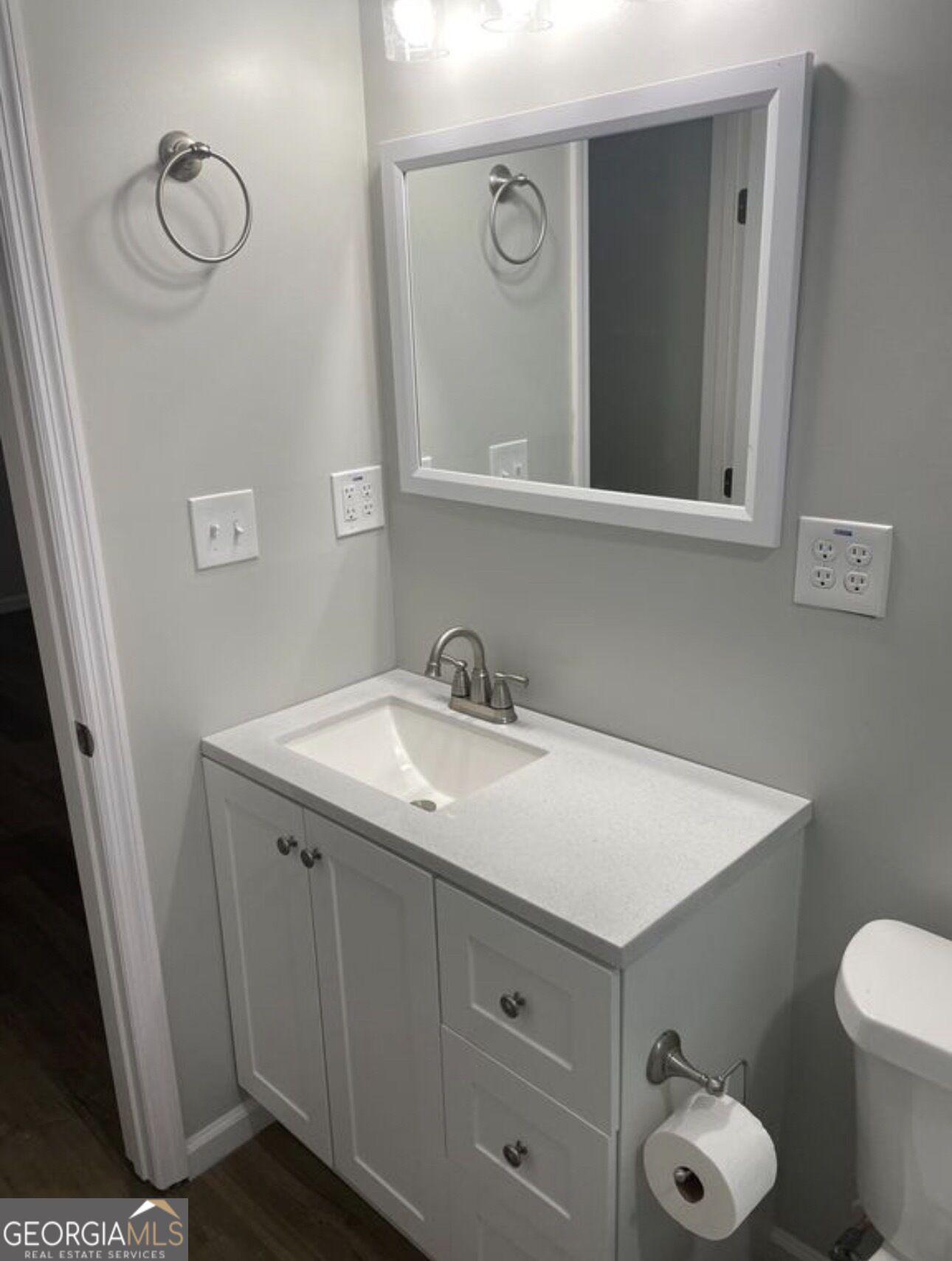 609 Sherwood Drive Property Photo 3