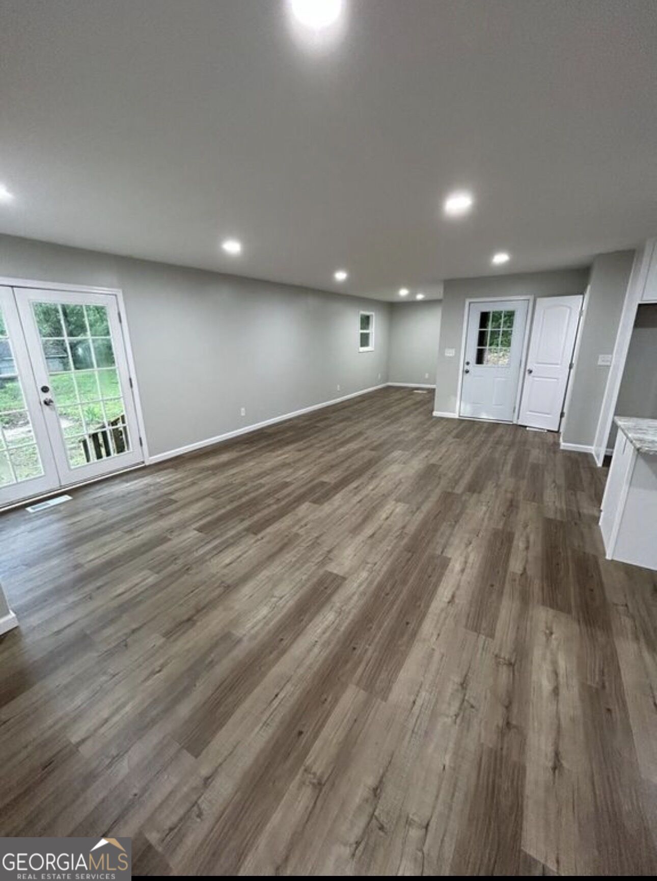 609 Sherwood Drive Property Photo 10