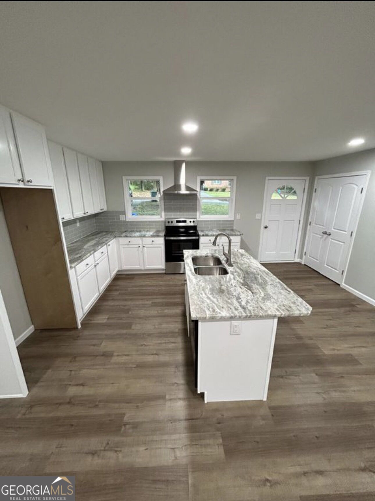 609 Sherwood Drive Property Photo 13