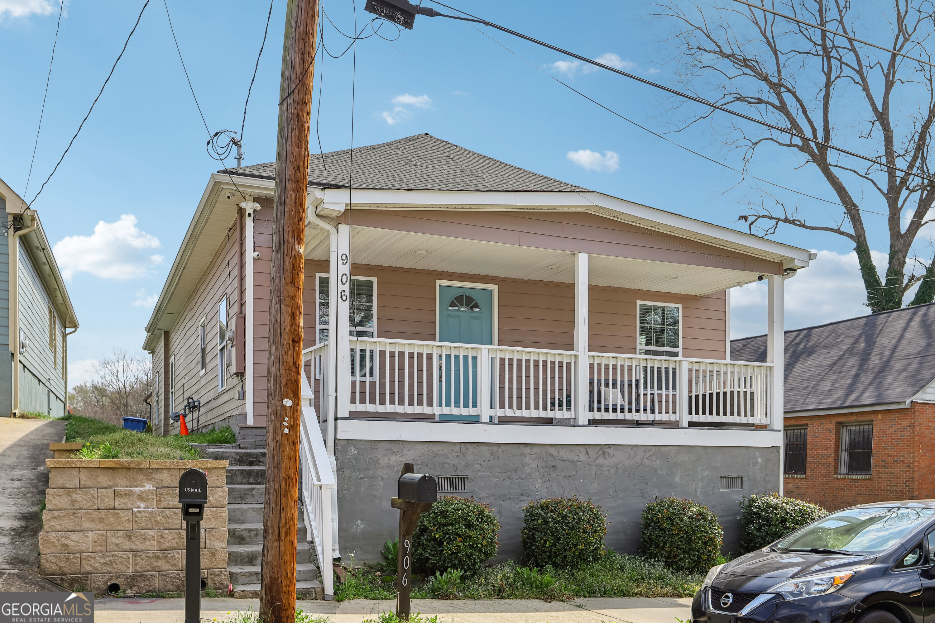 906 Sims Street SW Property Photo 1