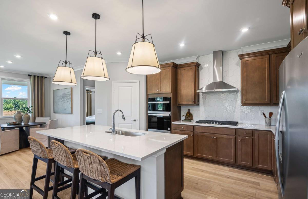 141 Kenney Way Property Photo 10