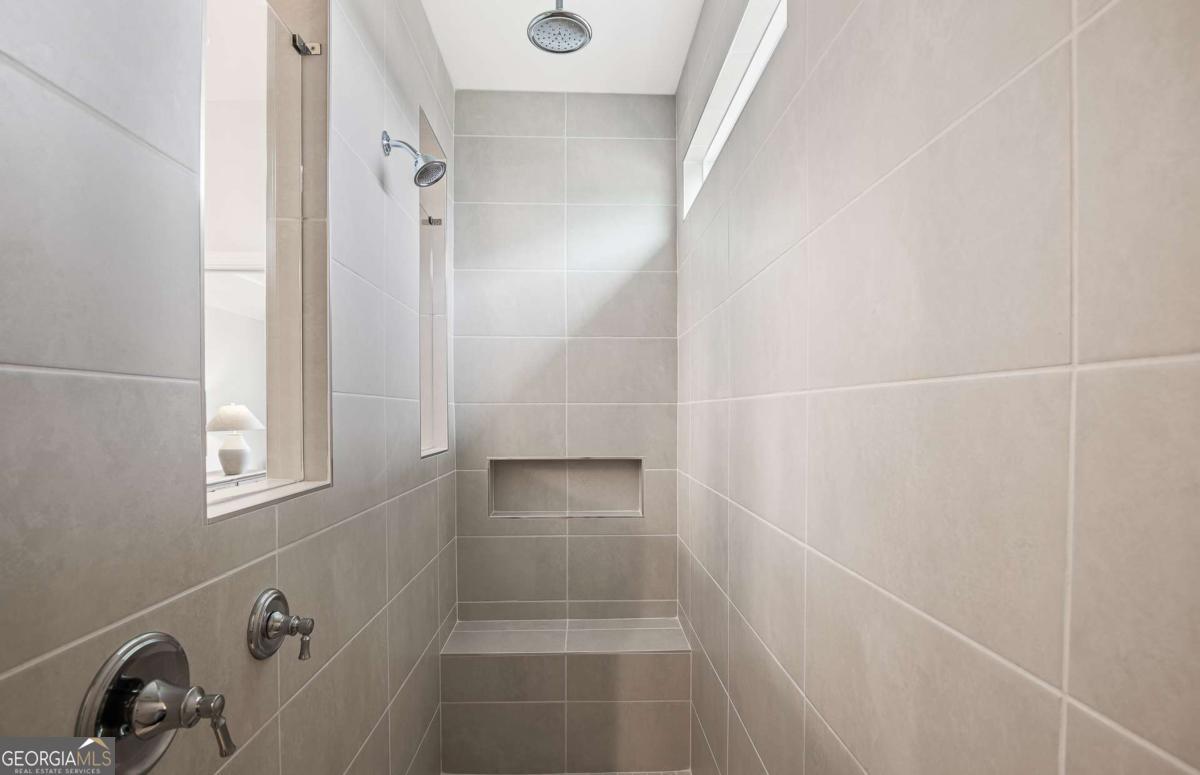 141 Kenney Way Property Photo 22