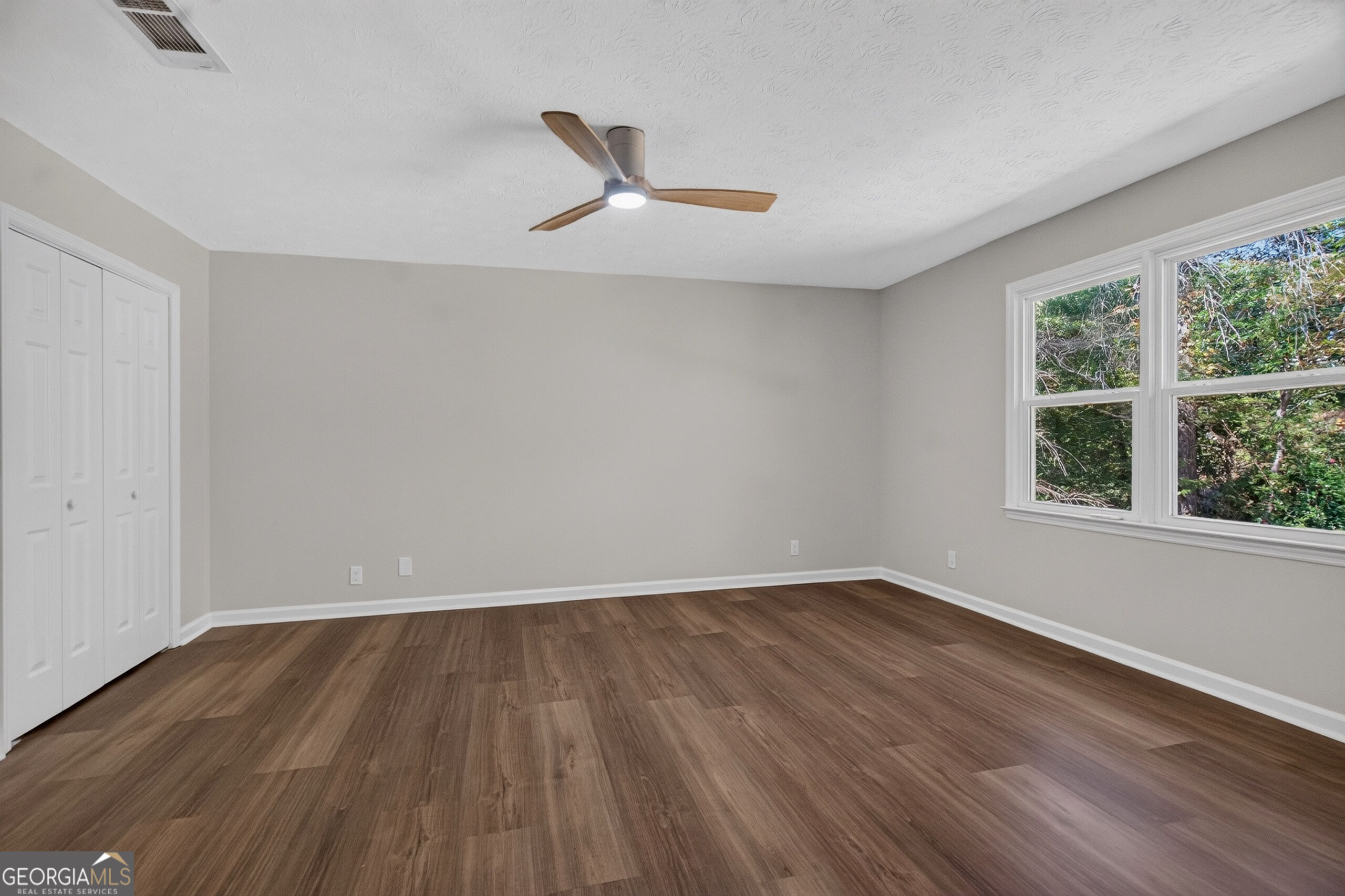 406 Ashford Circle Property Photo 26