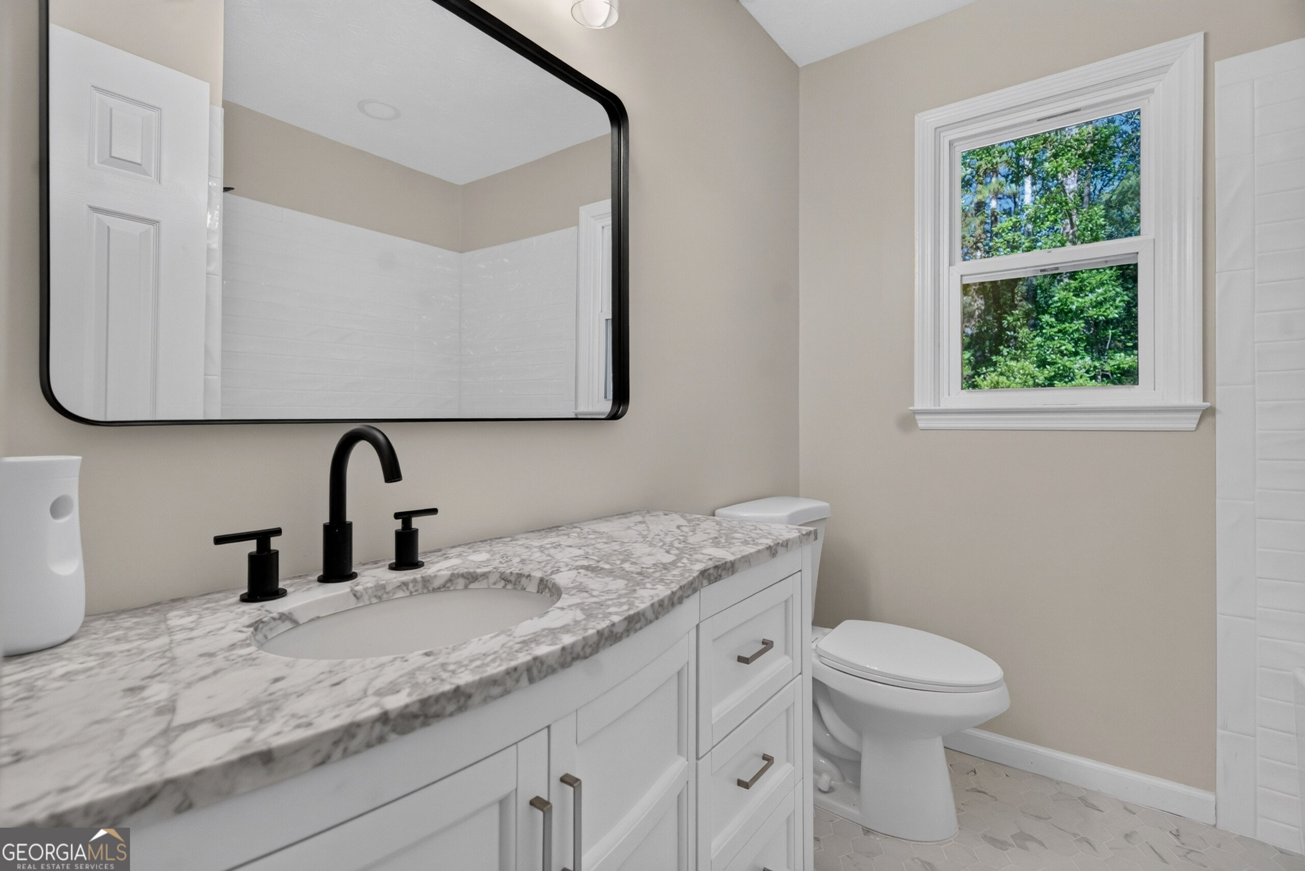 406 Ashford Circle Property Photo 27