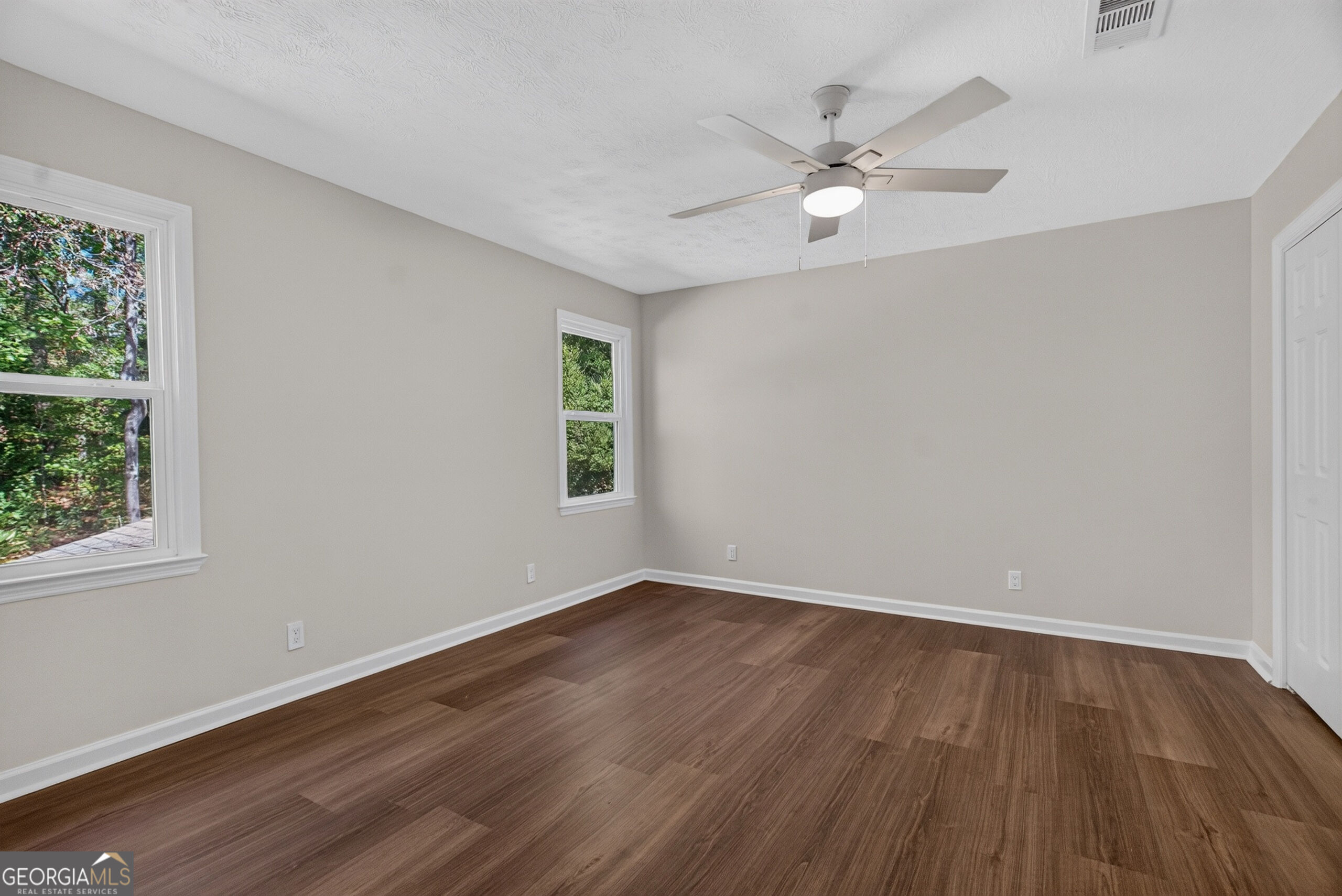 406 Ashford Circle Property Photo 29