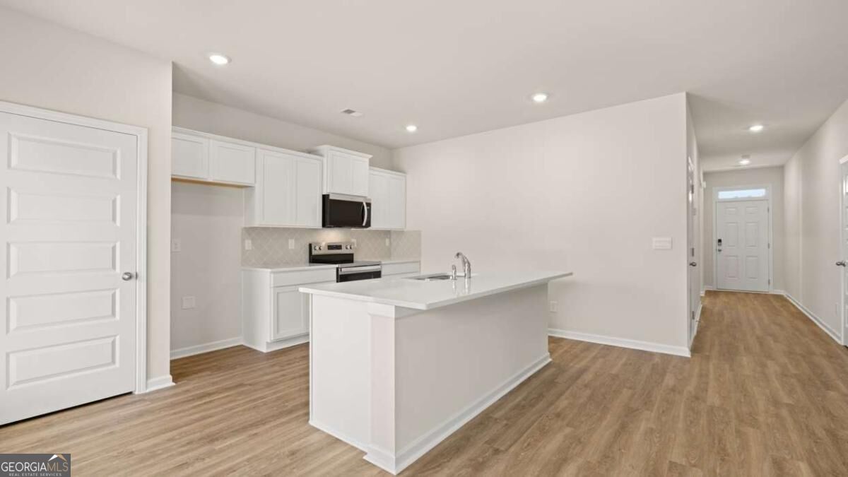 352 Bristol Boulevard Property Photo 6