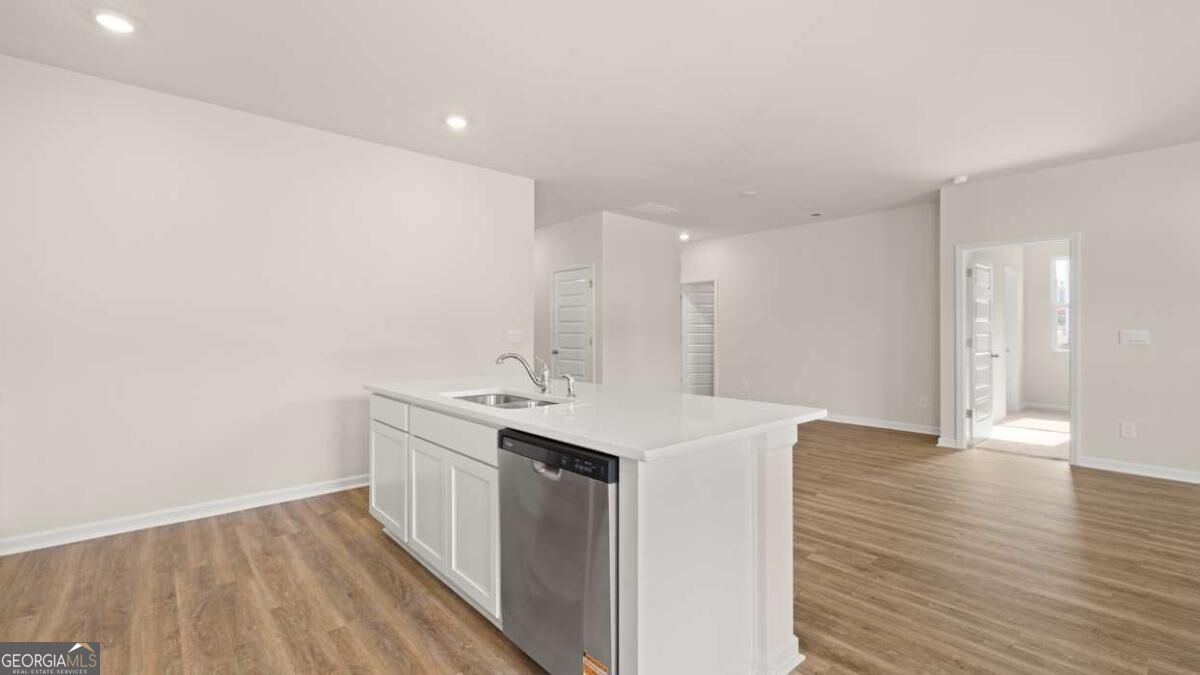 352 Bristol Boulevard Property Photo 8