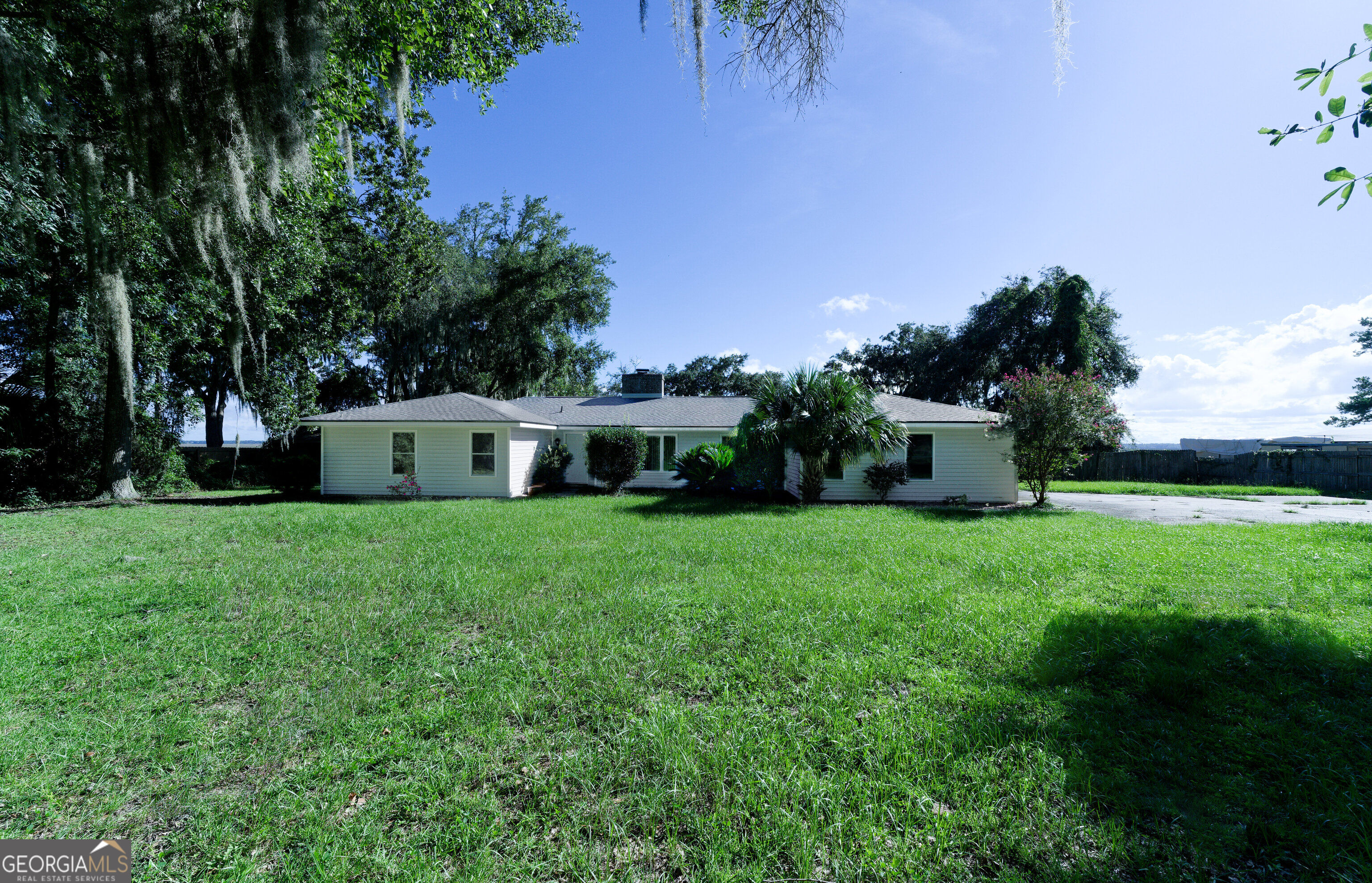 815 DEVON Drive
