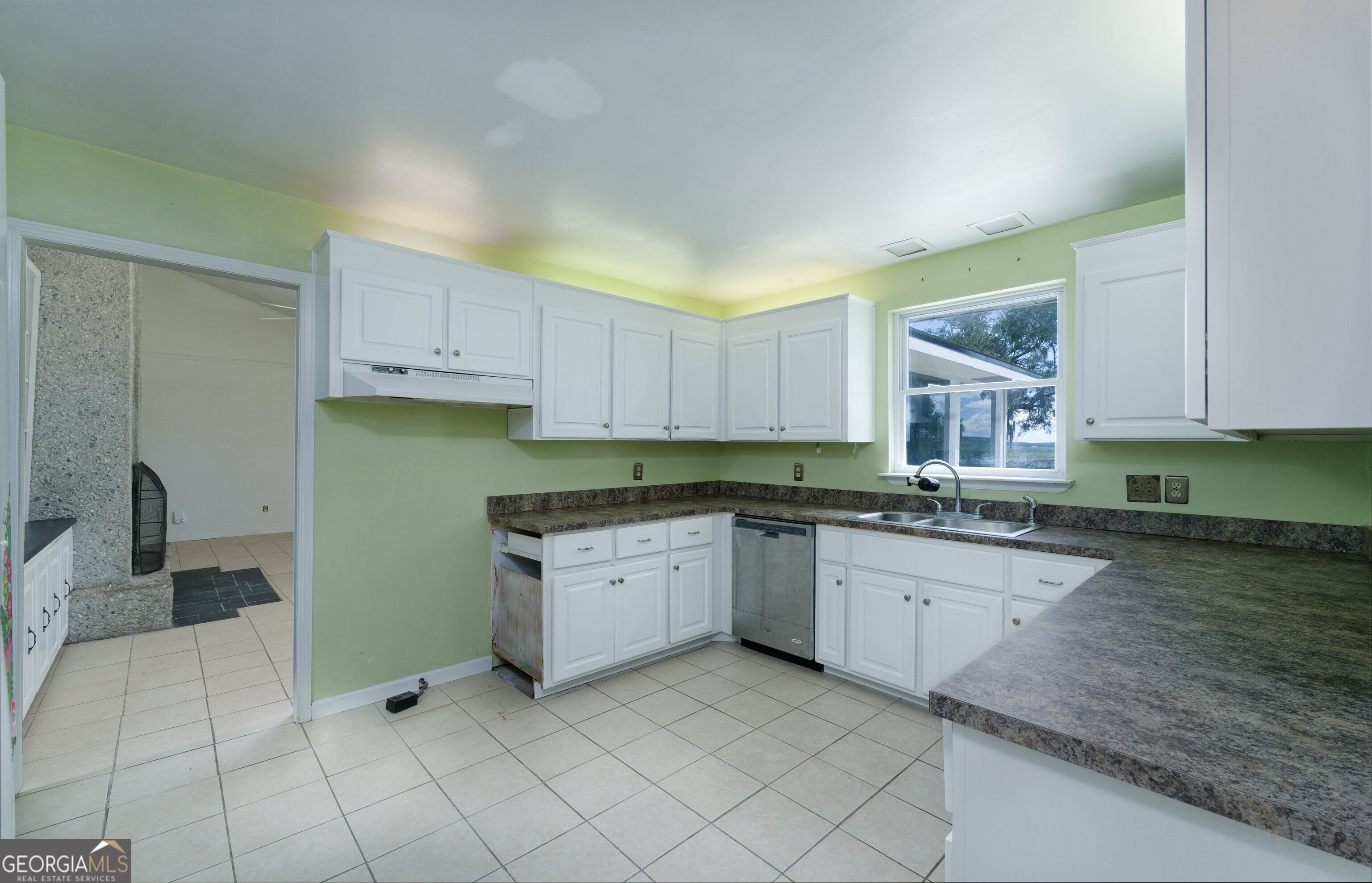 815 Devon Drive Property Photo 9