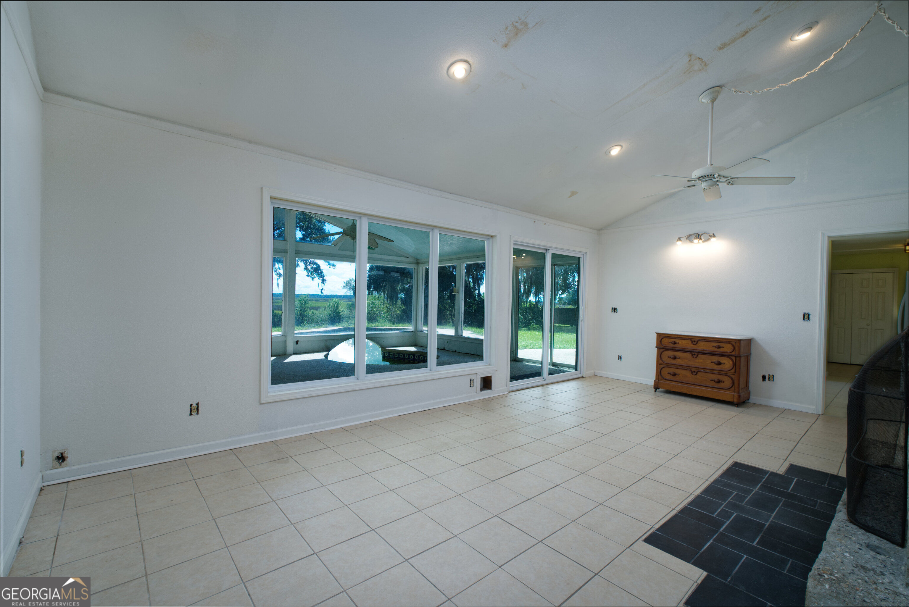 815 Devon Drive Property Photo 10