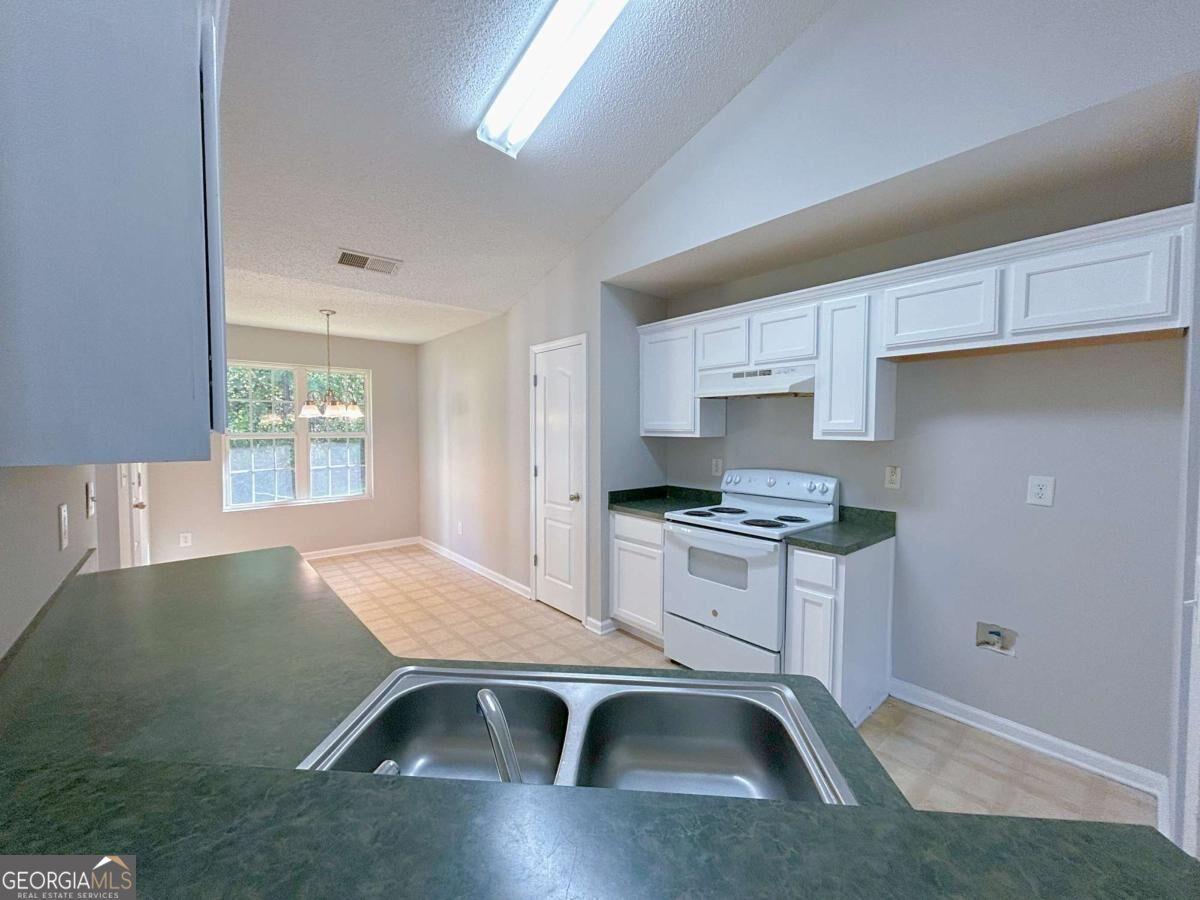 312 Willow Way Property Photo 8