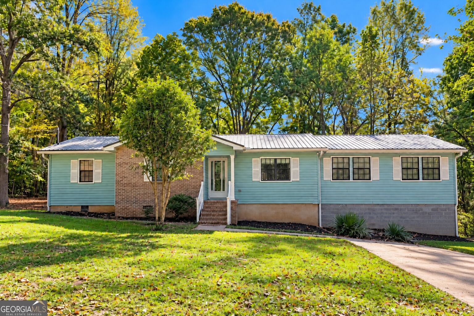 137 Woodland Acres Property Photo 1
