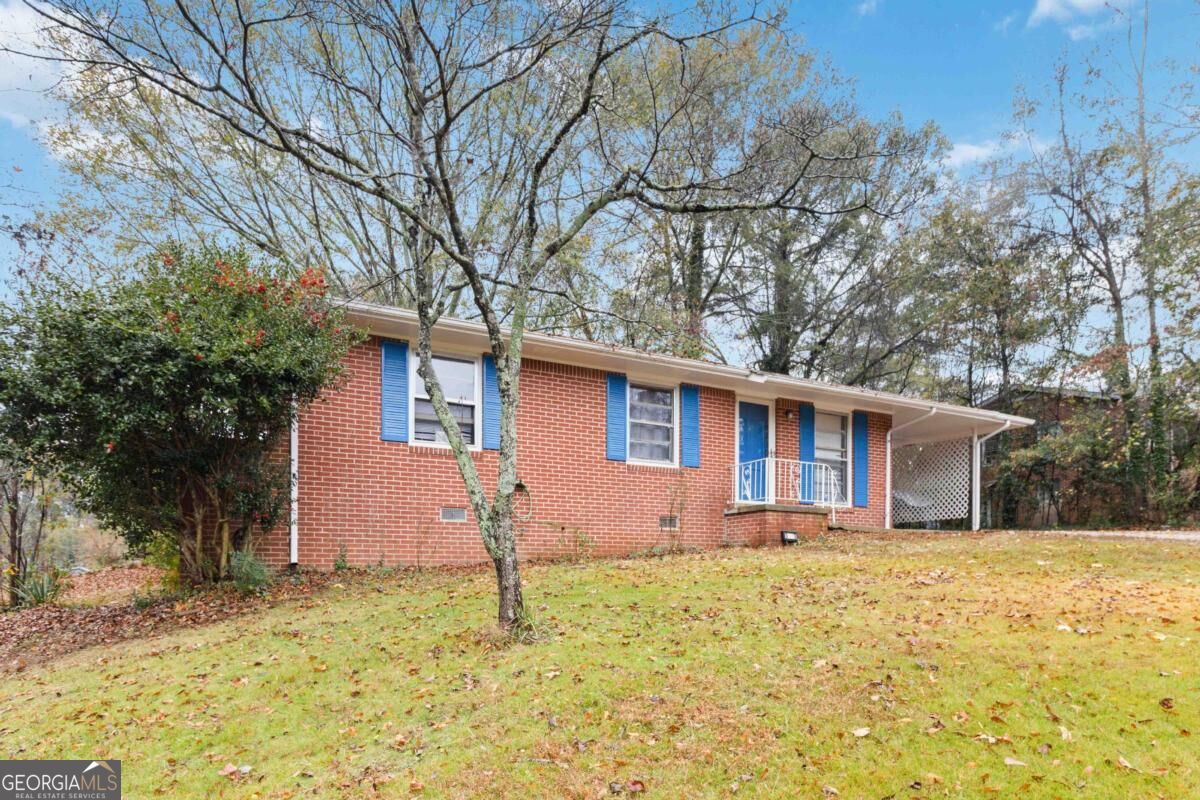 913 Longleaf Drive Property Photo 2