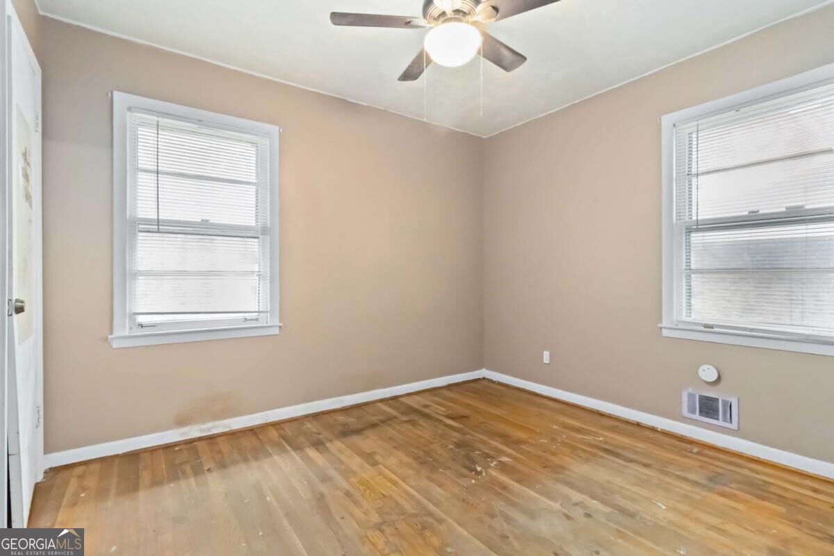 913 Longleaf Drive Property Photo 8