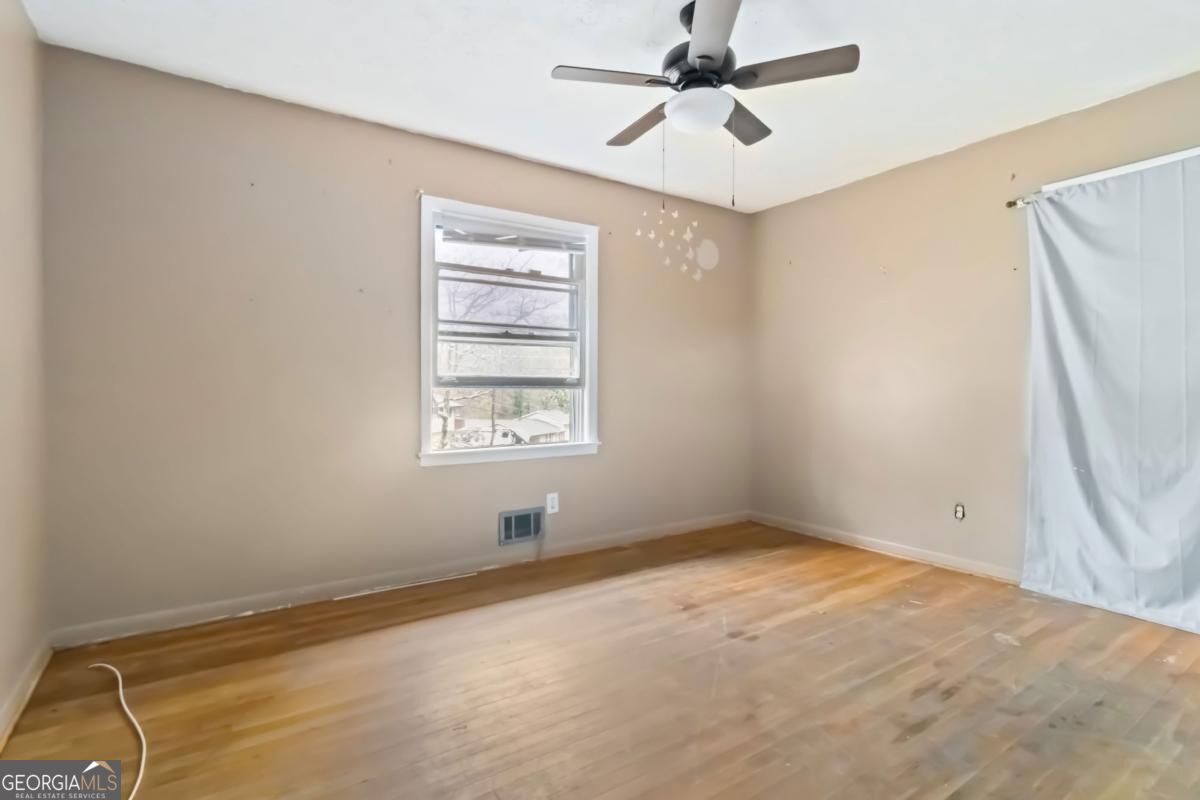 913 Longleaf Drive Property Photo 10