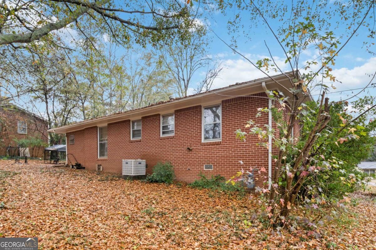 913 Longleaf Drive Property Photo 11