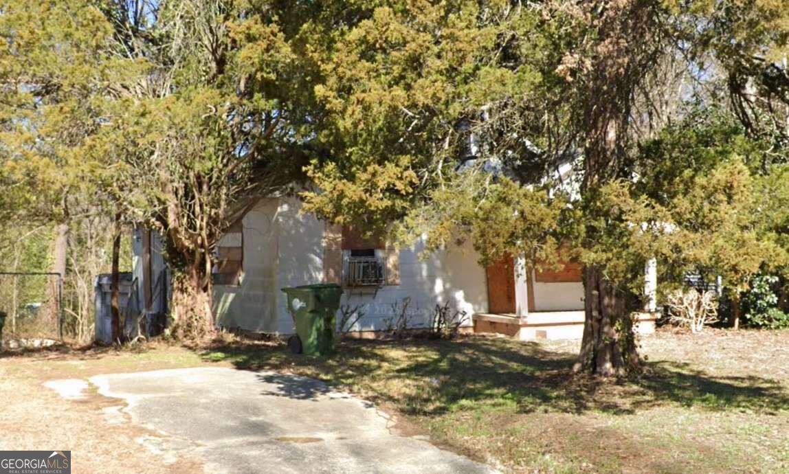 1885 North Avenue Nw Property Photo 3