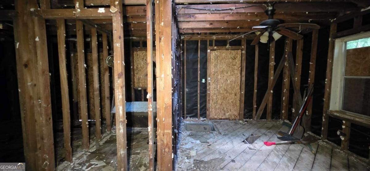 1885 North Avenue Nw Property Photo 4