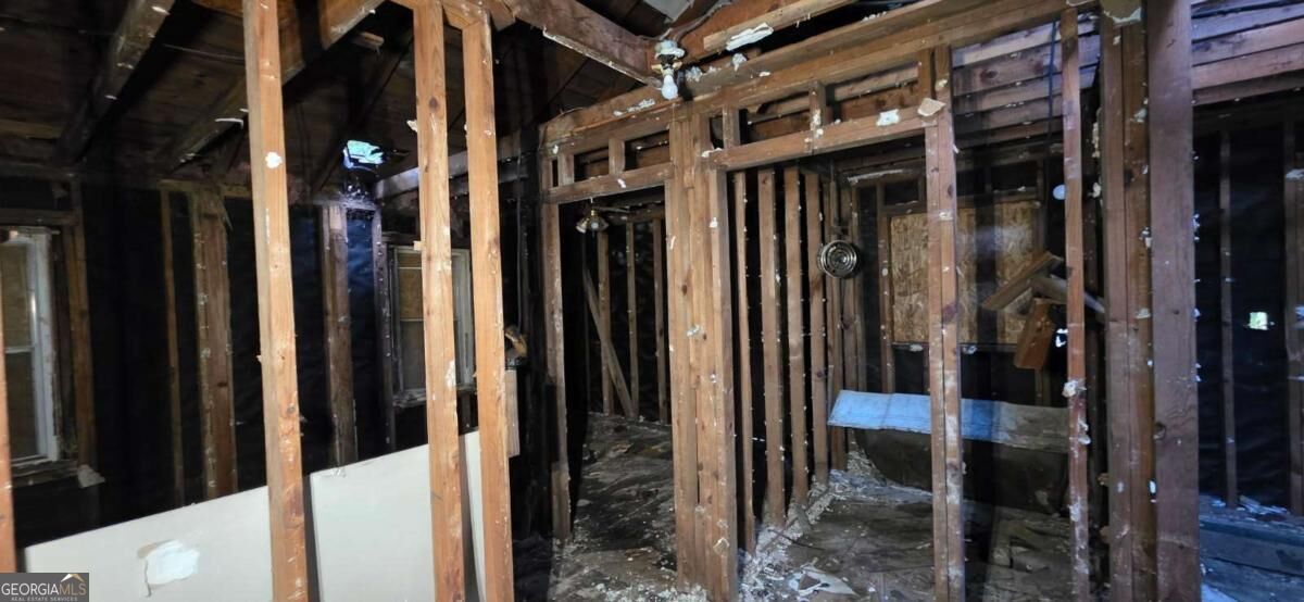 1885 North Avenue Nw Property Photo 5