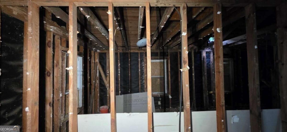 1885 North Avenue Nw Property Photo 9