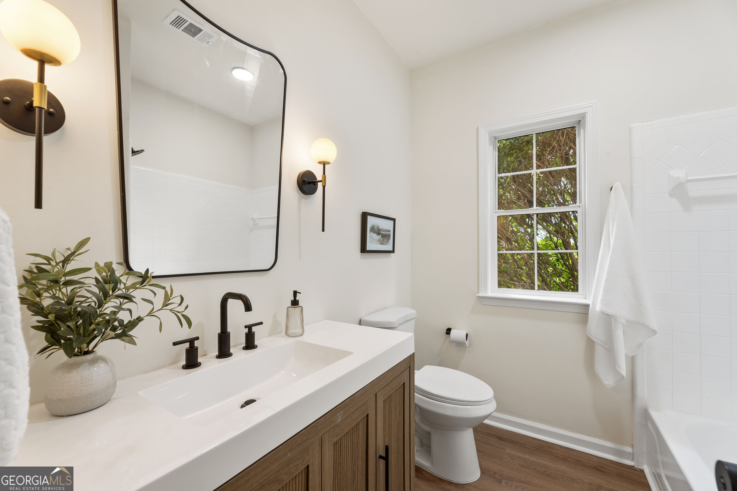 5500 Arrowind Road Nw Property Photo 14