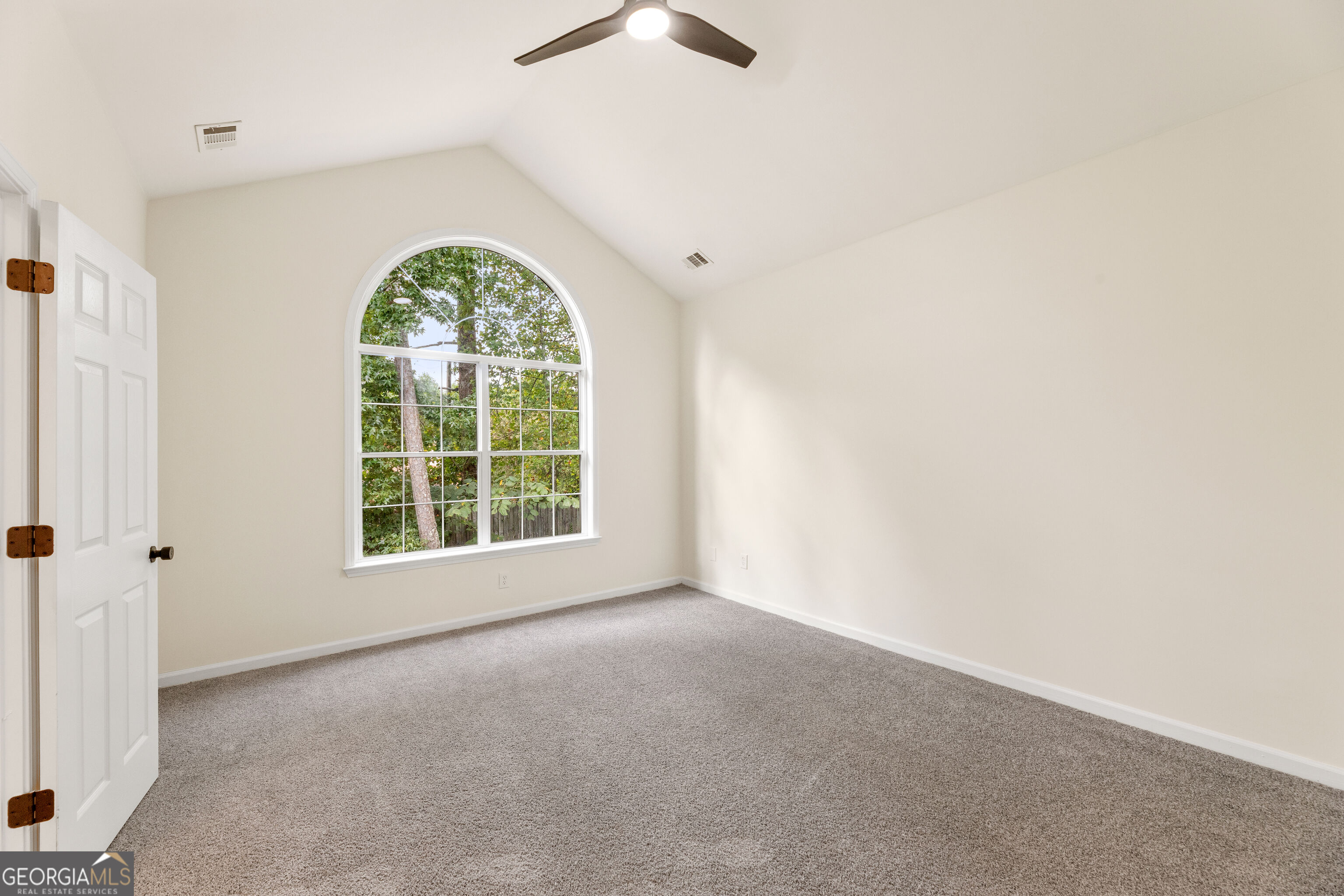 5500 Arrowind Road Nw Property Photo 18