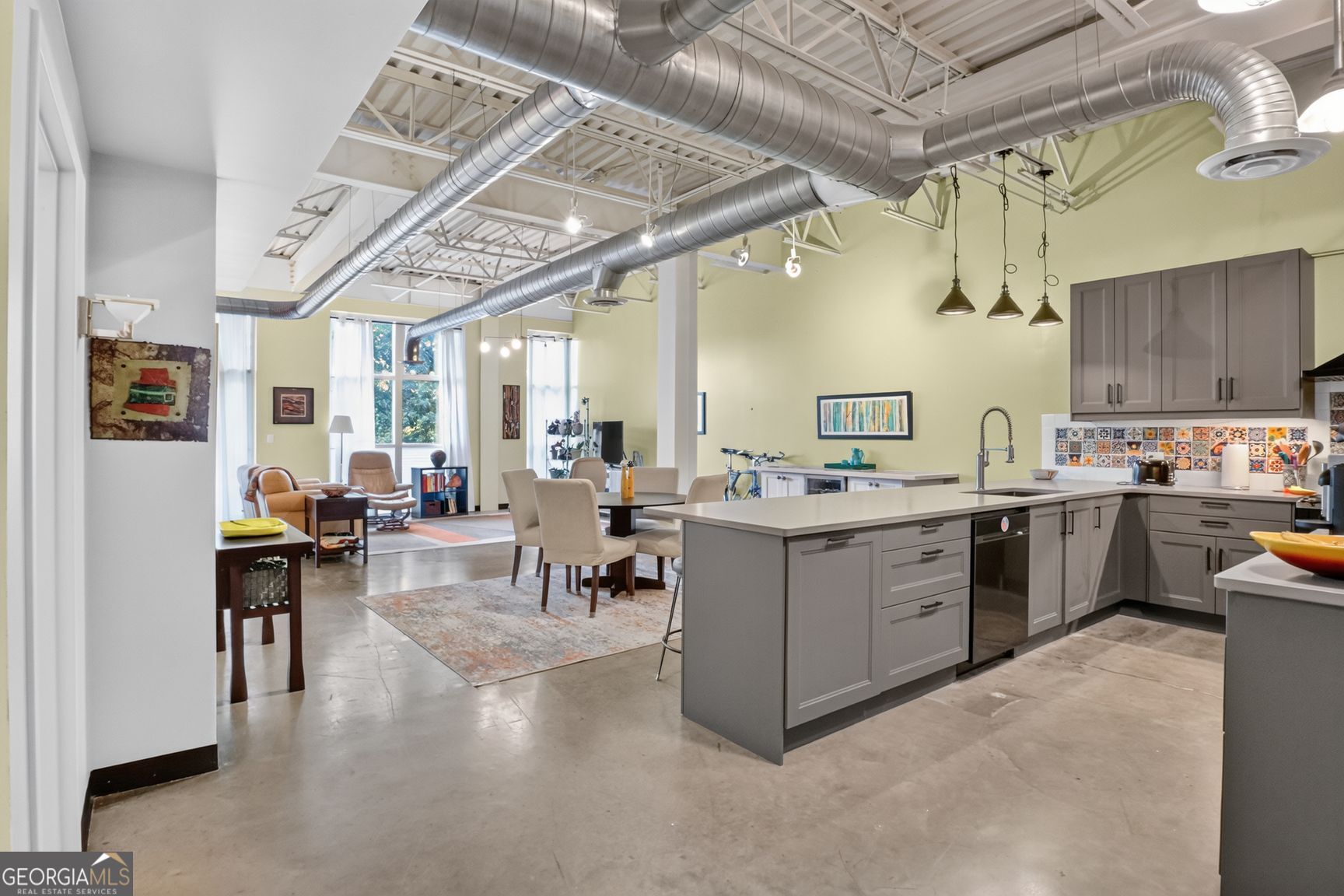 5200 Peachtree Road Property Photo 1