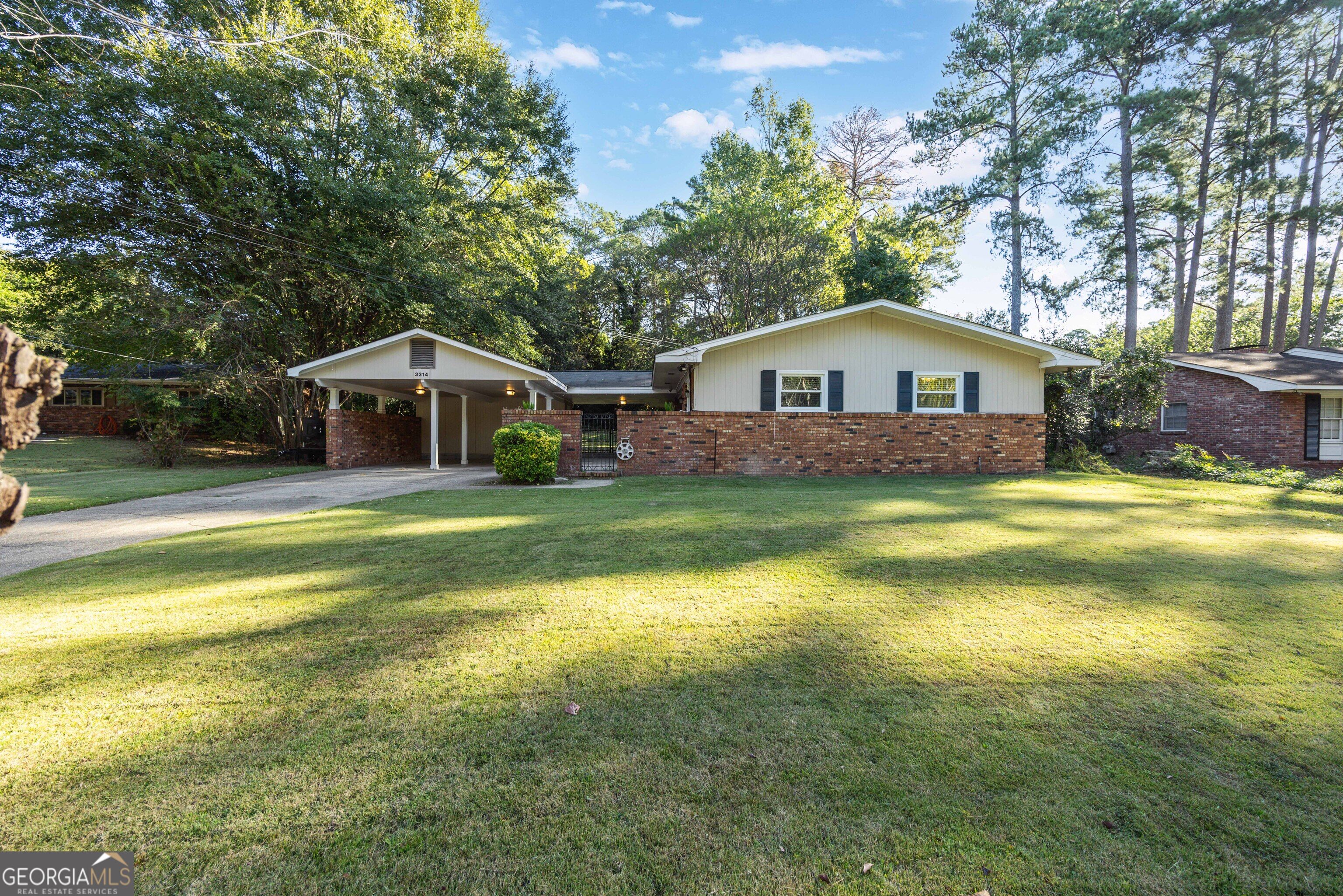 3314 E Lindsay Drive Property Photo 1