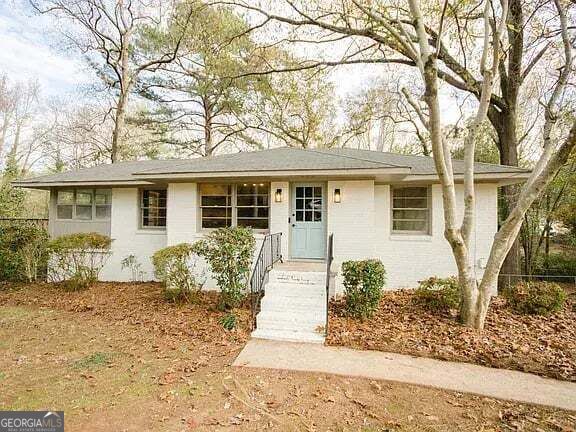 110 Peachtree Circle Se Property Photo 1