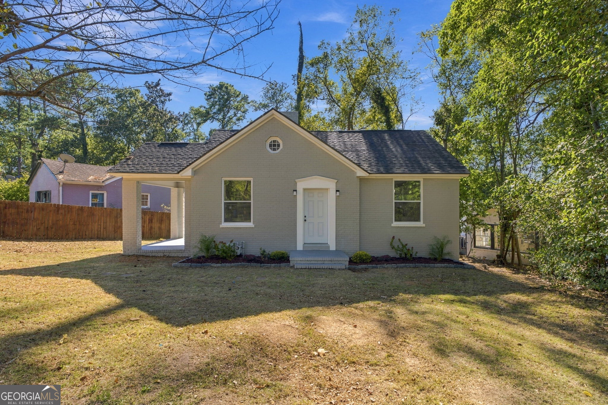 946 Glenridge Drive Property Photo 1