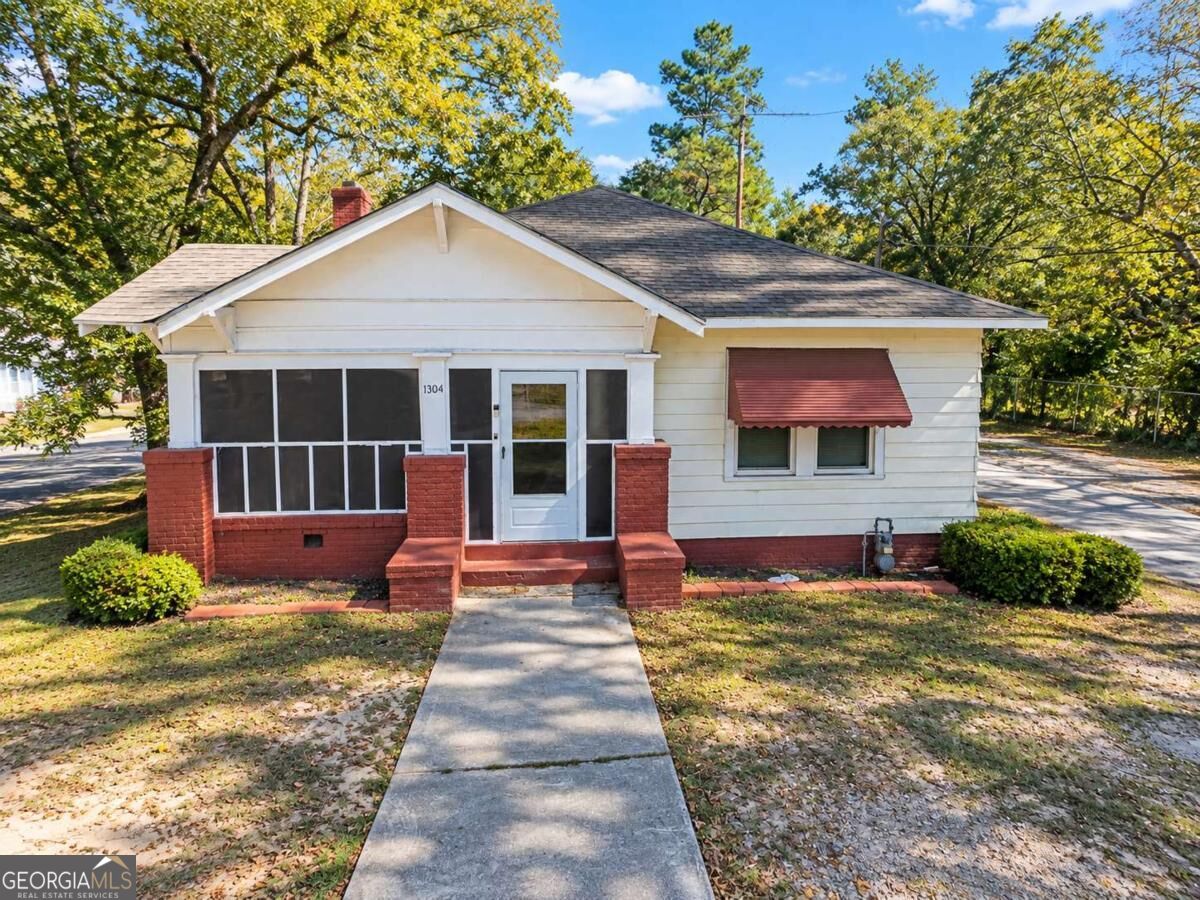 1304 Burton Avenue Property Photo 1