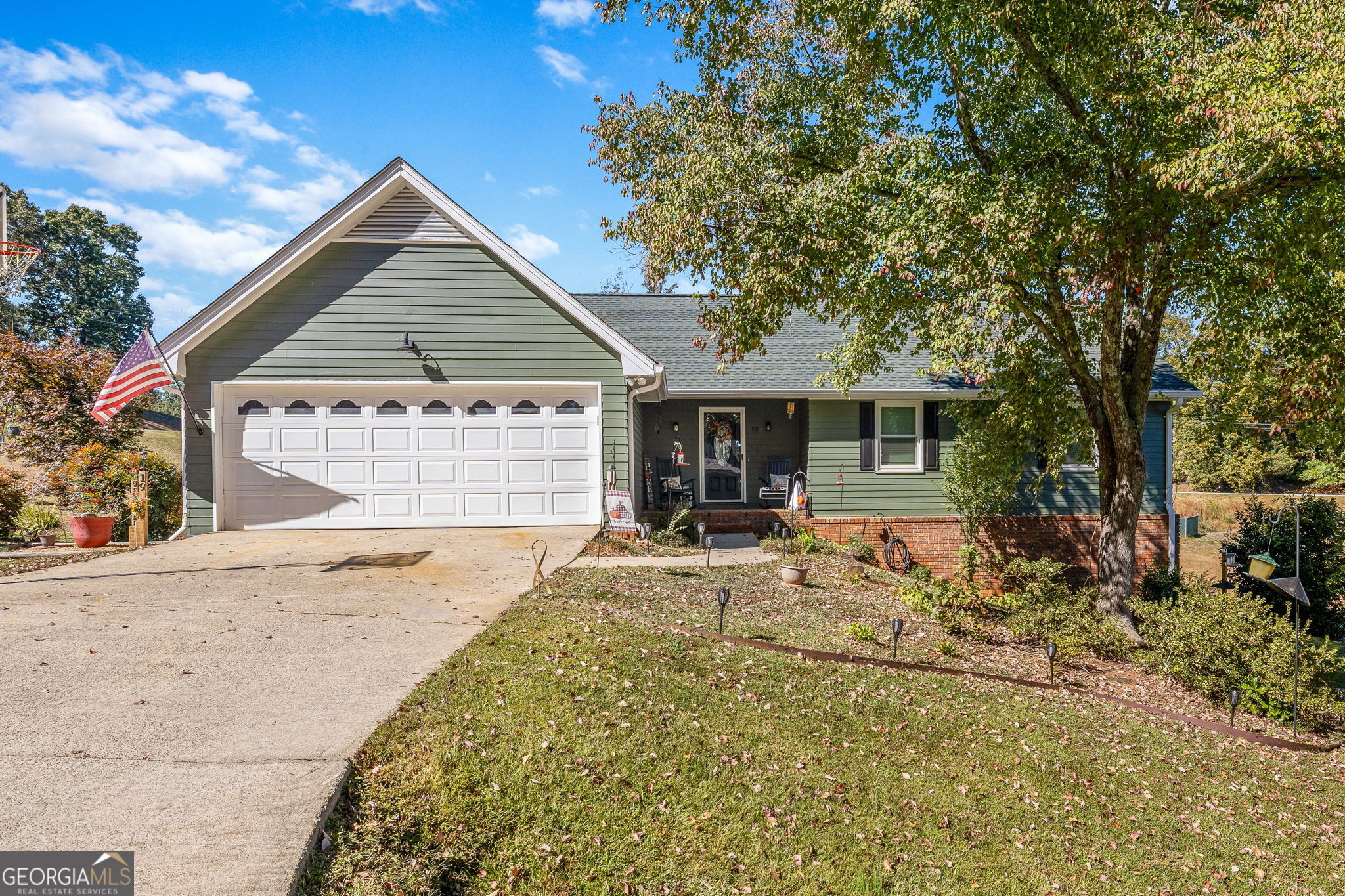 19 Crawford Manor Drive Property Photo 1