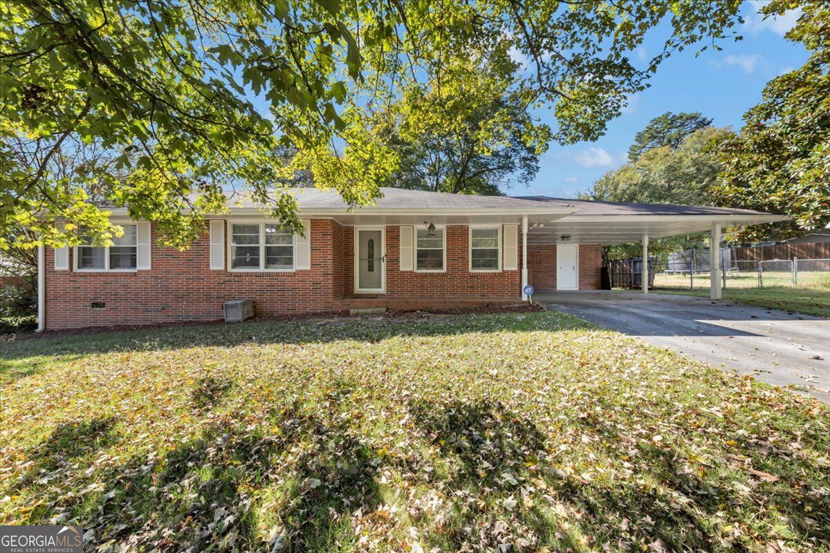 1215 Eastview Road Ne Property Photo 1