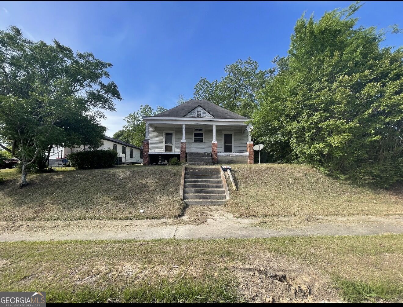 506 W 6th Avenue Property Photo 1