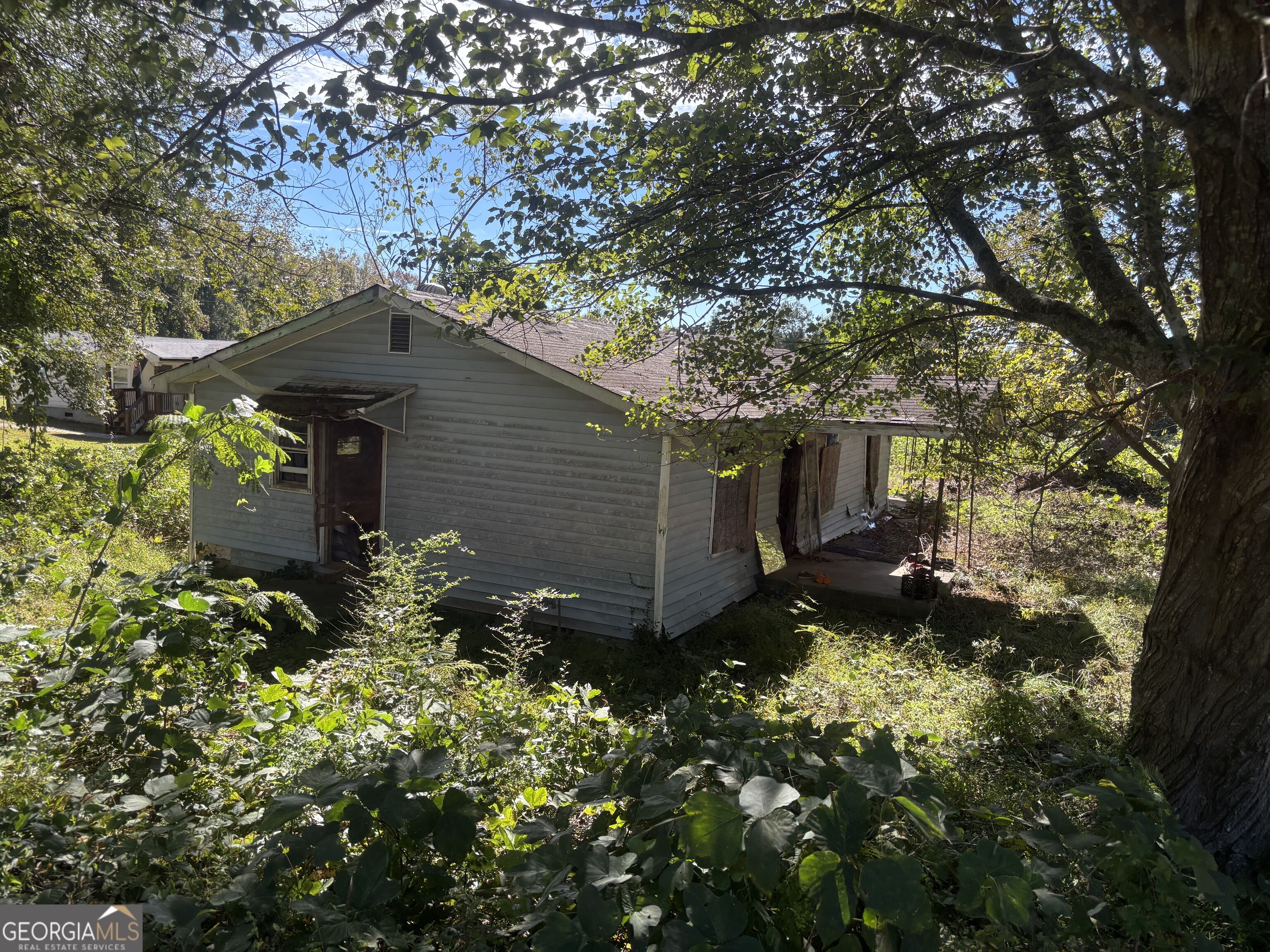 310 Pine Circle Property Photo 9