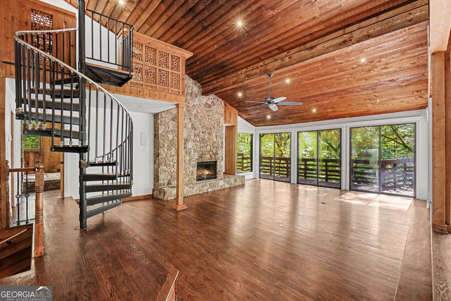 3781 Glengarry Way Ne Property Photo 1