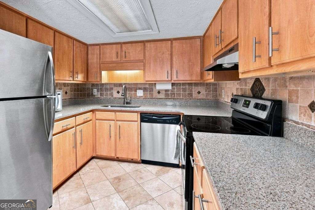 3249 Clairmont North Property Photo 10