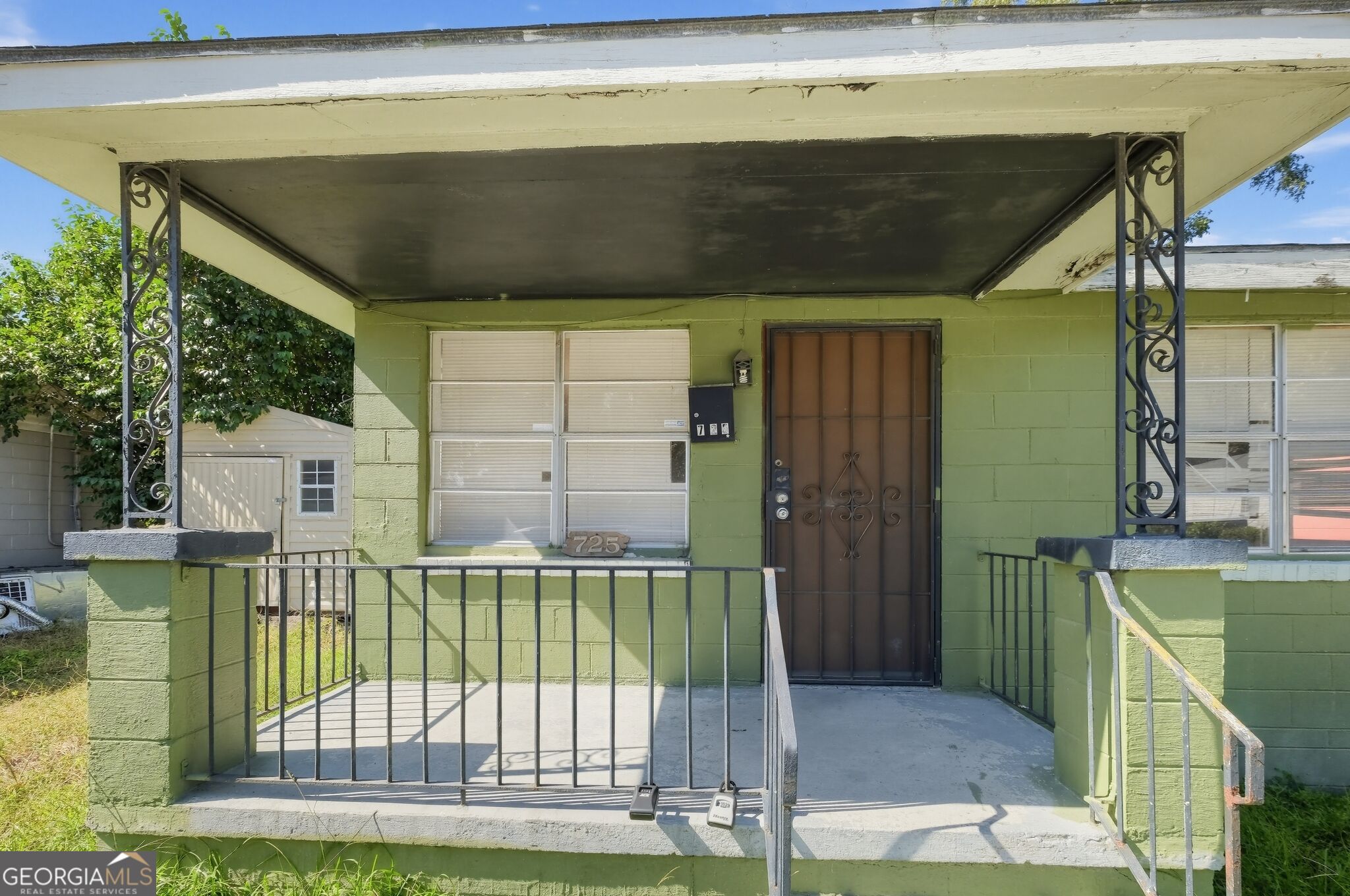 725 Fruit Street Property Photo 1