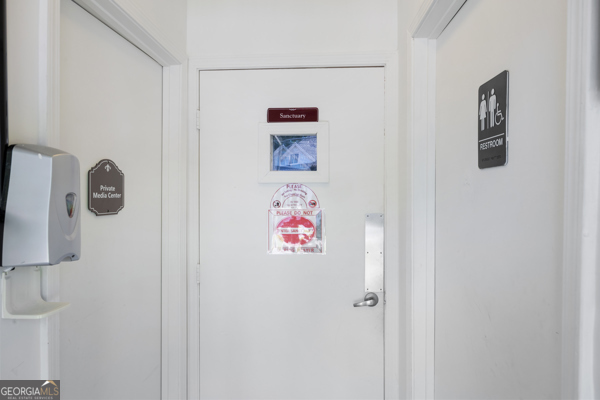 1852 Washington Road Property Photo 2